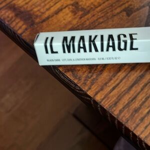 NIB. IL MAKIAGE Black Card mascara in black